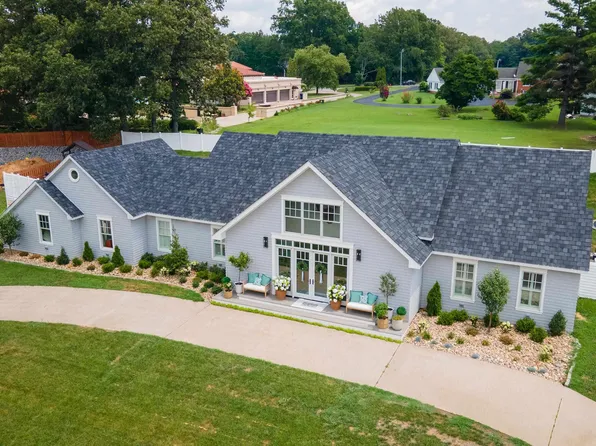 12 Cherry Tree Pl, Harrisburg, IL 62946