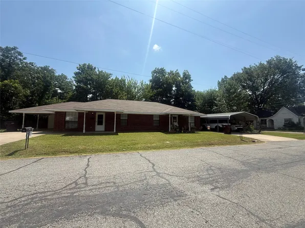 600 & 602 Cedar St, Bonham, TX 75418