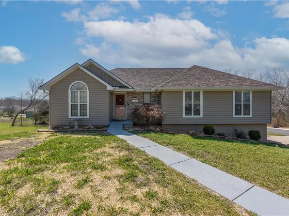 1208 Jennies Dr, Warrensburg, MO 64093