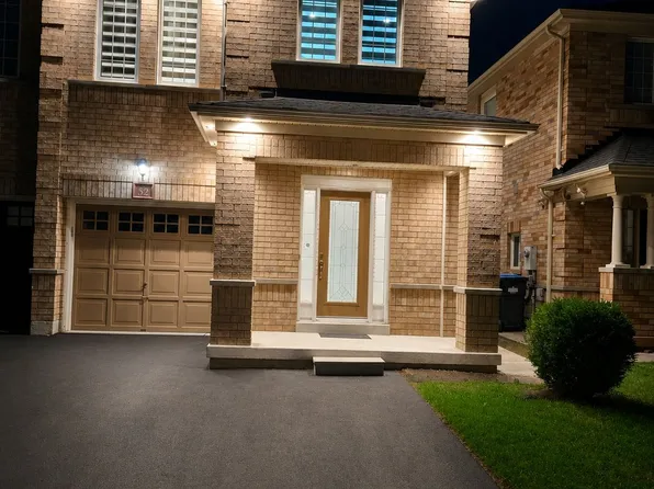 52 Hollingsworth Cir, Brampton, ON L7A 0J7