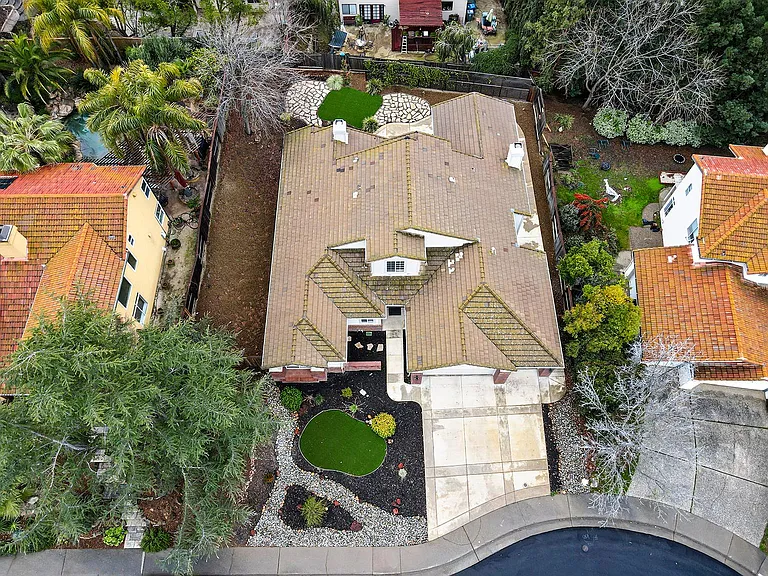 129 Biscayne Way — Photo 3