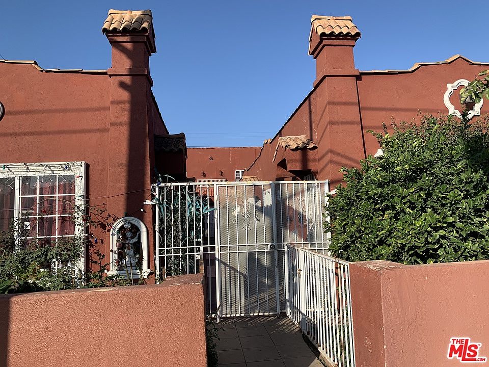 2nd image of 4189 S Normandie Ave