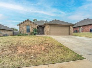 1412 SE 6th St, Moore, OK 73160