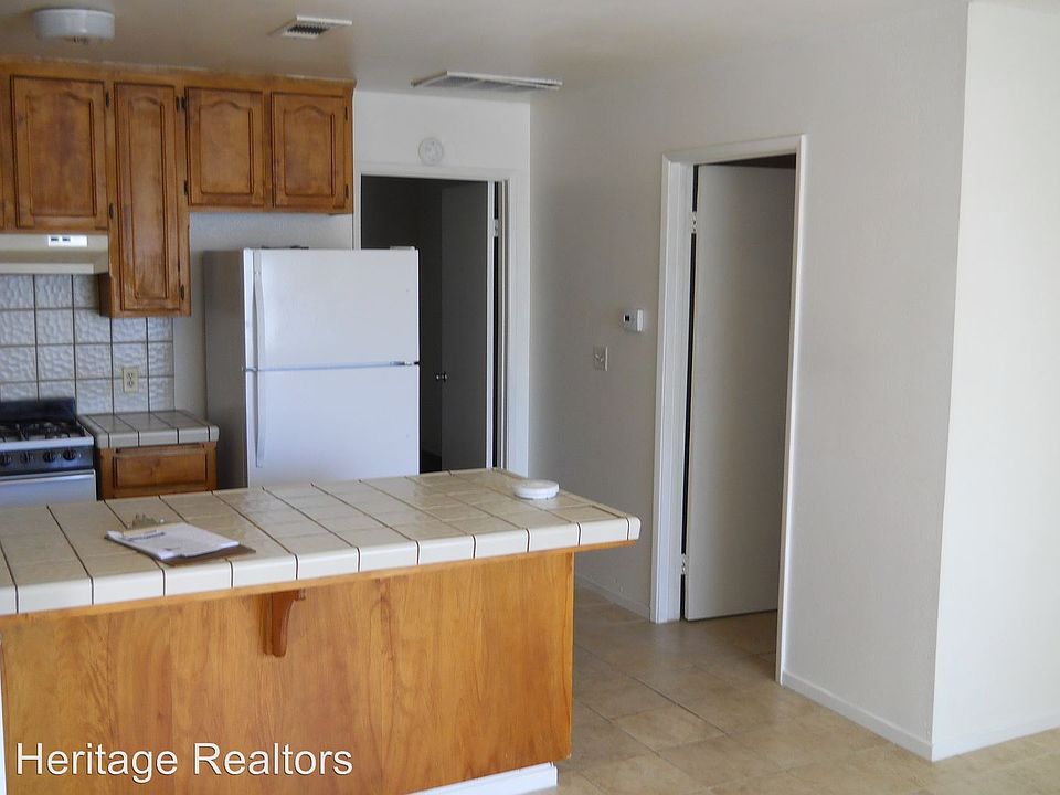 D 1100 1100 W D St Lemoore CA Zillow