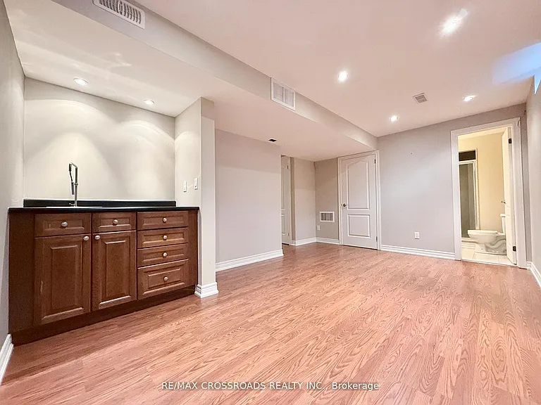 158 Gail Parks Cres — Photo 22