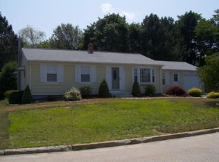 33 Morningside Dr, West Warwick, RI 02893