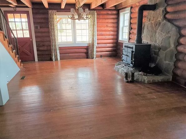 525 County Farm Rd, Tompkinsville, KY 42167