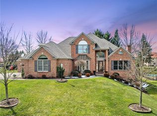 2520 Minton Dr, Coraopolis, PA 15108