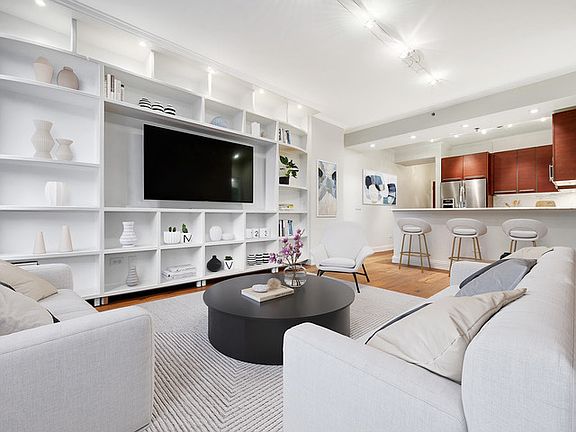 5th image of 1400 S Michigan Ave APT 712