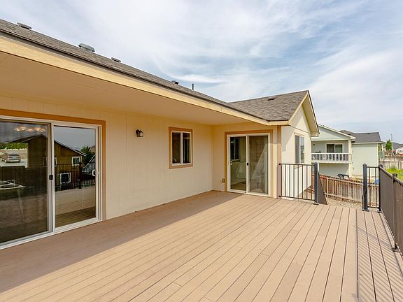 3rd image of 6003 Kilawea Dr