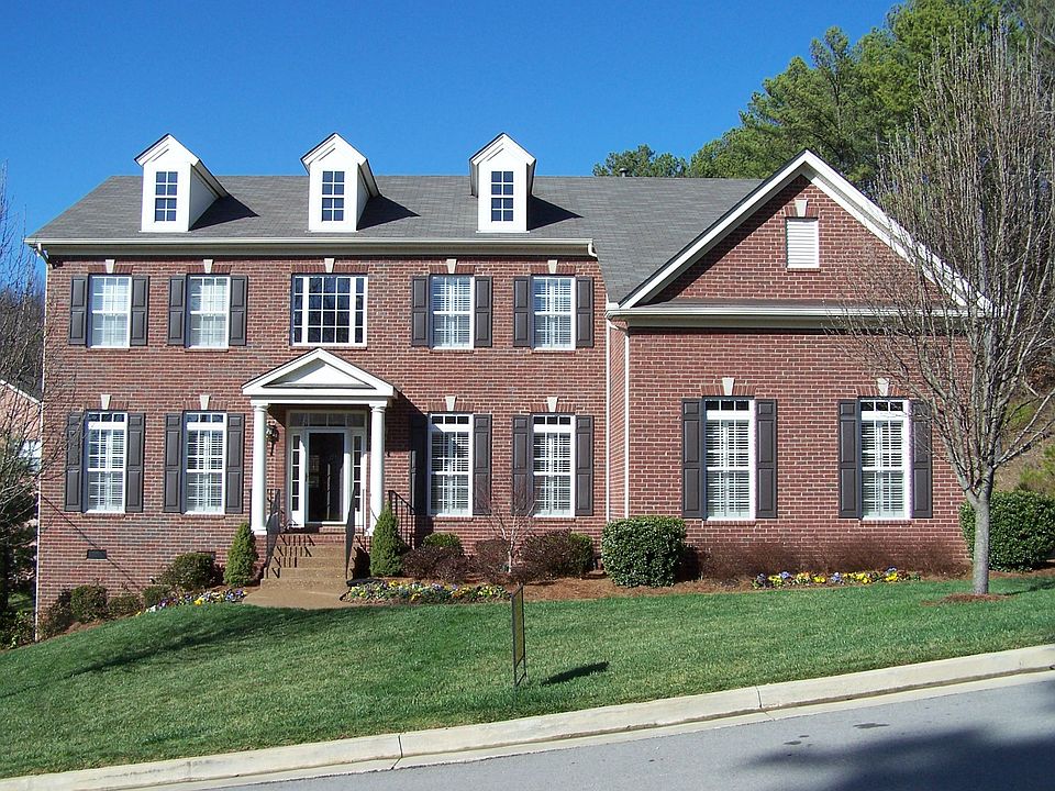 Beautiful home in exclusive Pine Forrest Subdivision