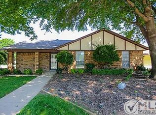 4920 Caliente Dr, Arlington, TX 76017