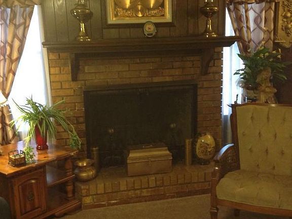 4th image of 923 Begnaud St