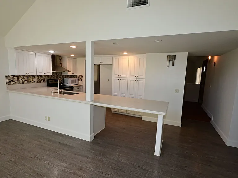 9550 Avenida Monterey — Photo 5