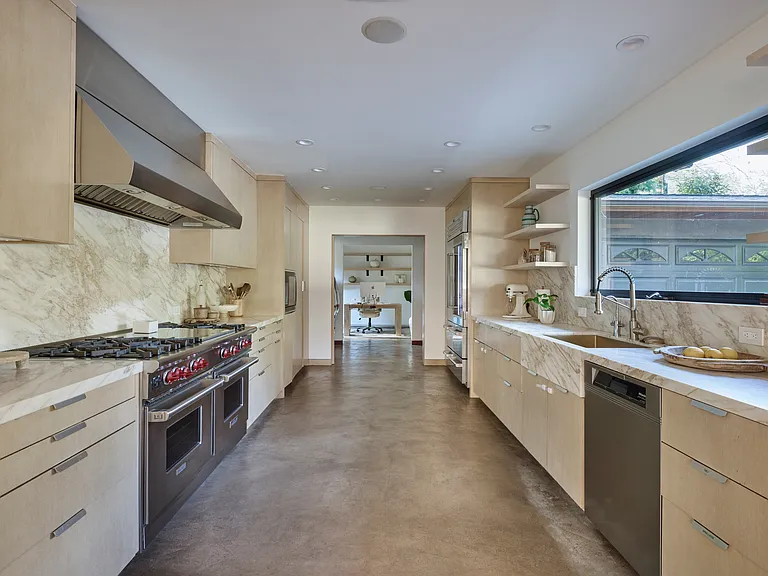 8052 Woodrow Wilson Dr — Photo 23