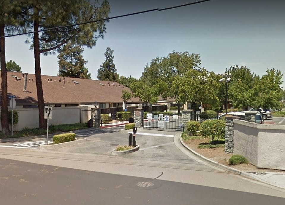 Villa Terrace Condos off of Dainty Avenue in Brentwood is a