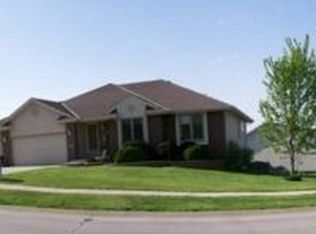 332 E Ferndale Dr, Council Bluffs, IA 51503