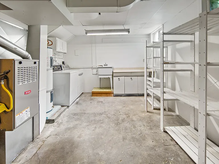 209 W Blaine St — Photo 14