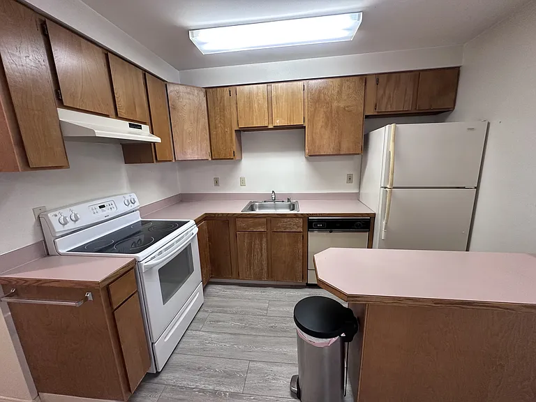 5261 Brooklyn Ave NE #202 — Photo 6