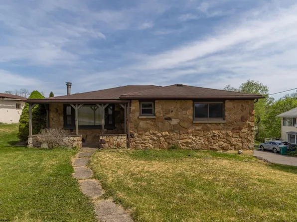 702 Lawman Ave, Bridgeport, WV 26330