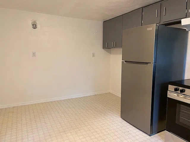2 bed, 1200 sqft, $1,200 — Photo 3