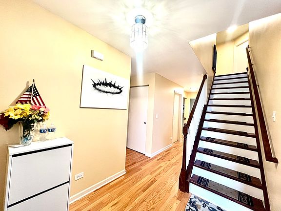 2nd image of 1823 Fieldstone Ct