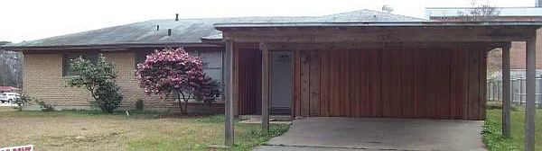 Exterior (Front View)