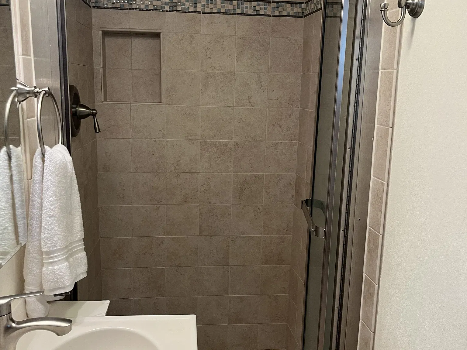 2 bed, 875 sqft, $2,250 — Photo 4