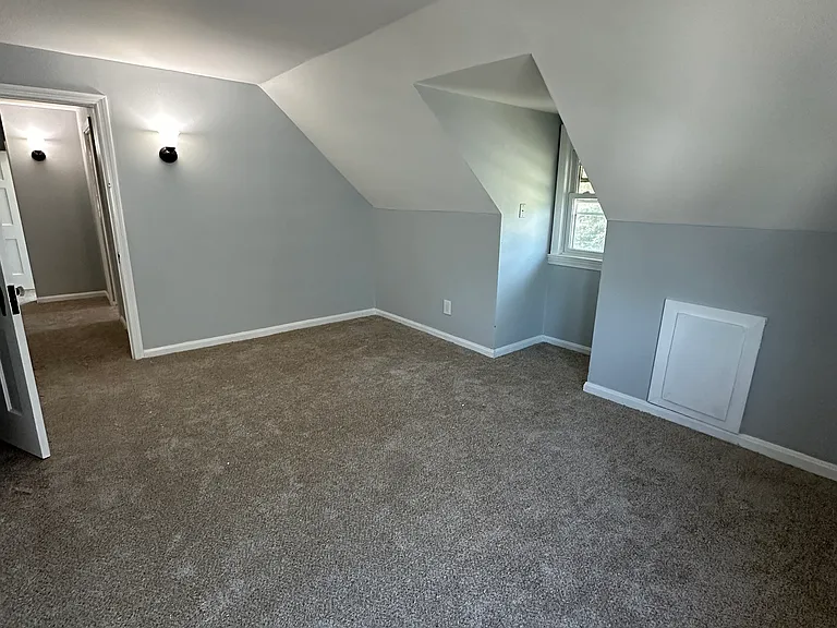 18413 Waterbury Ave — Photo 10