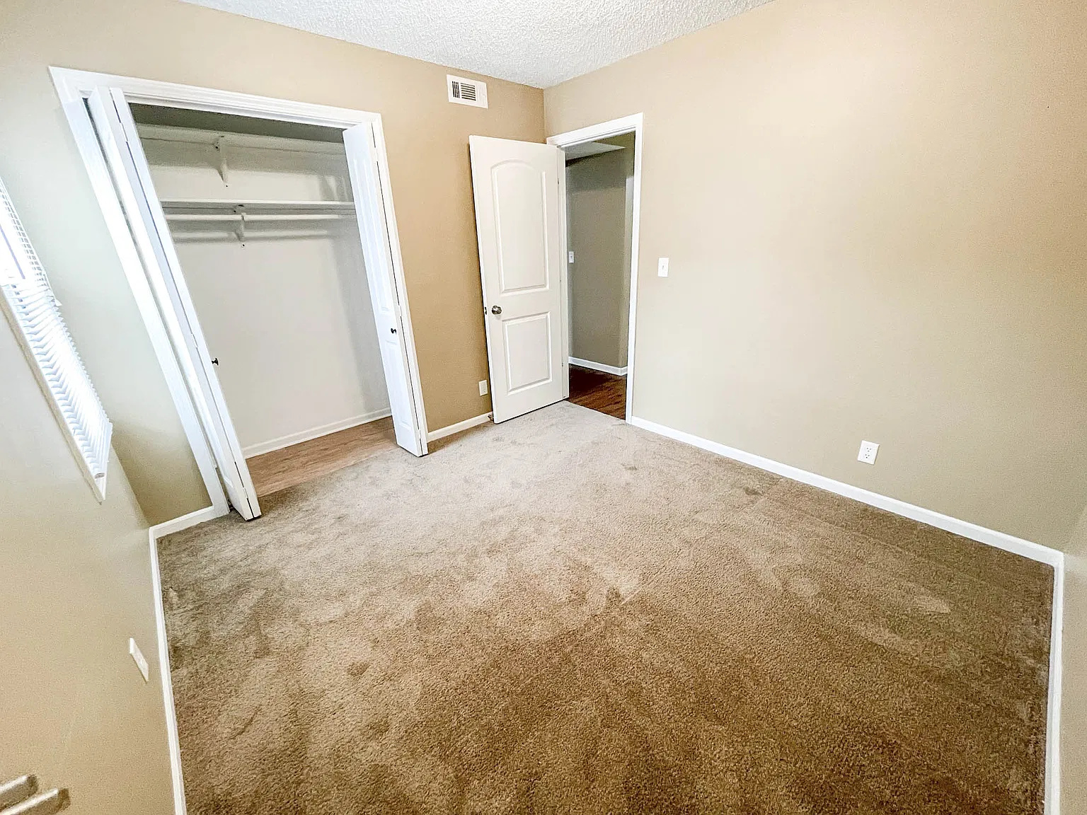 2 bed, 660 sqft, $995 — Photo 4