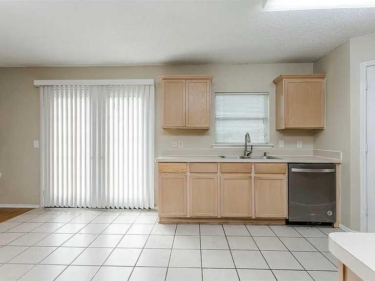 1308 Dundee Dr — Photo 26
