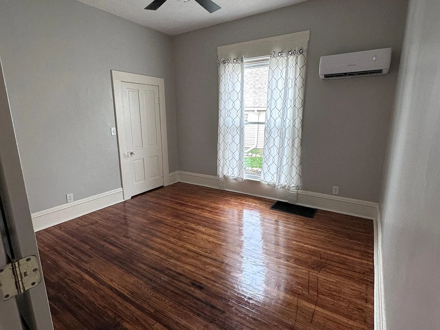 2 bed, 905 sqft, $1,280 — Photo 2