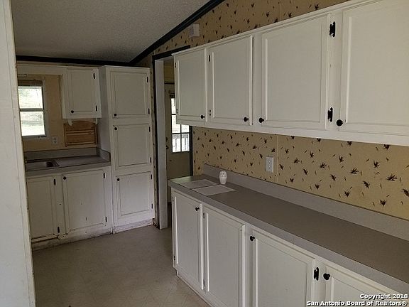 4th image of 224 County Road 5636