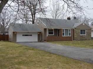 21955 Brookway Dr, Fairview Park, OH 44126