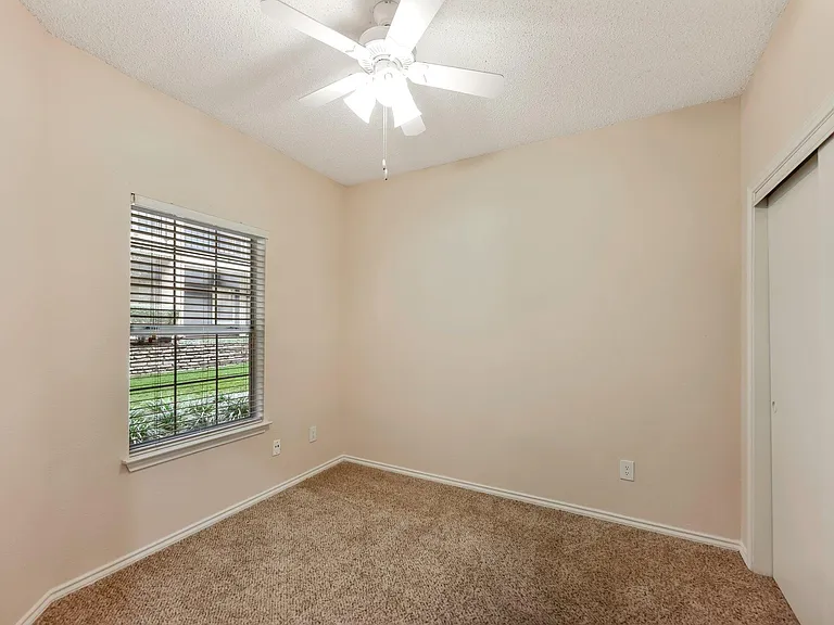 Covington Pointe — Photo 28