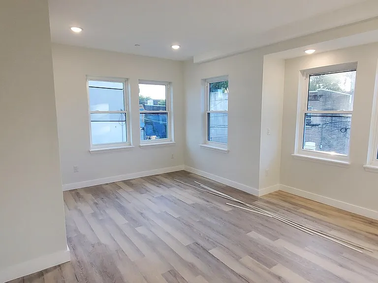 307 W York St #2 — Photo 9