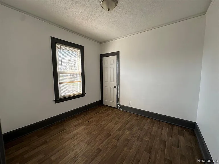 734 Ashland Ave — Photo 12