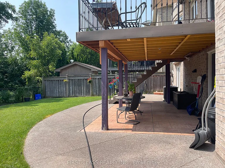 2084 Bingley Cres #W/O — Photo 16