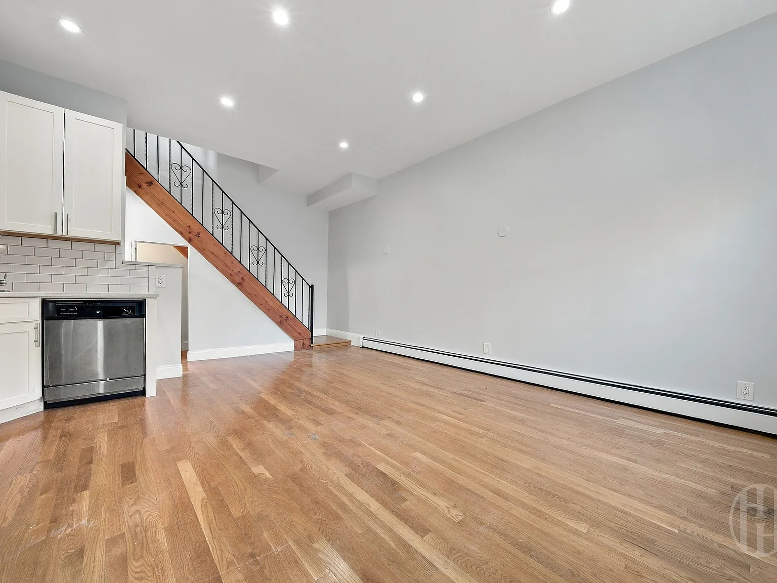 250 16th Street — Photo 1