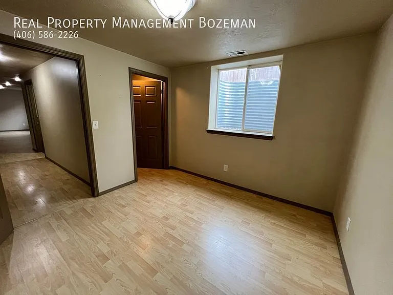 452 Woodman Dr — Photo 22