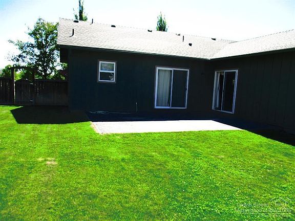 3rd image of 61215 Fairfield Dr