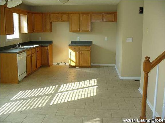 3rd image of 7806 Alyssum Dr