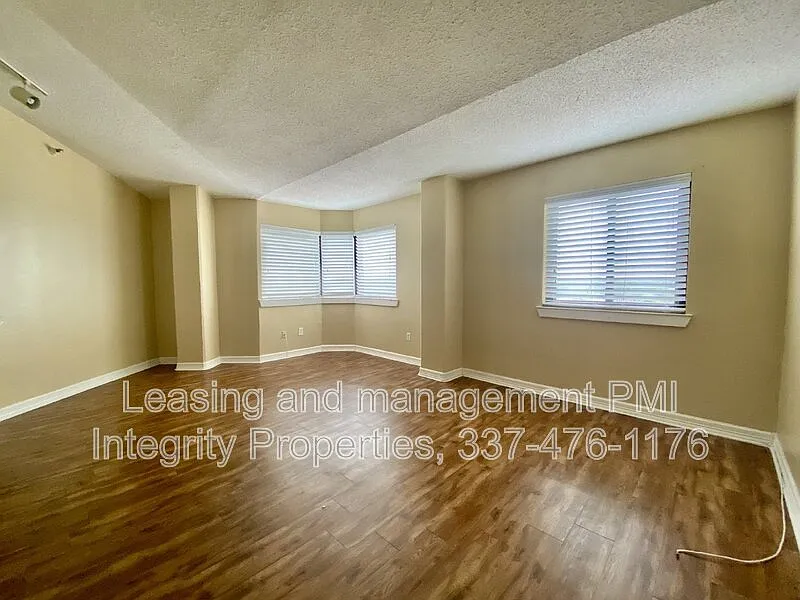 2 bed, 2.0 bath, 1020 sqft, $1,300 — Photo 3