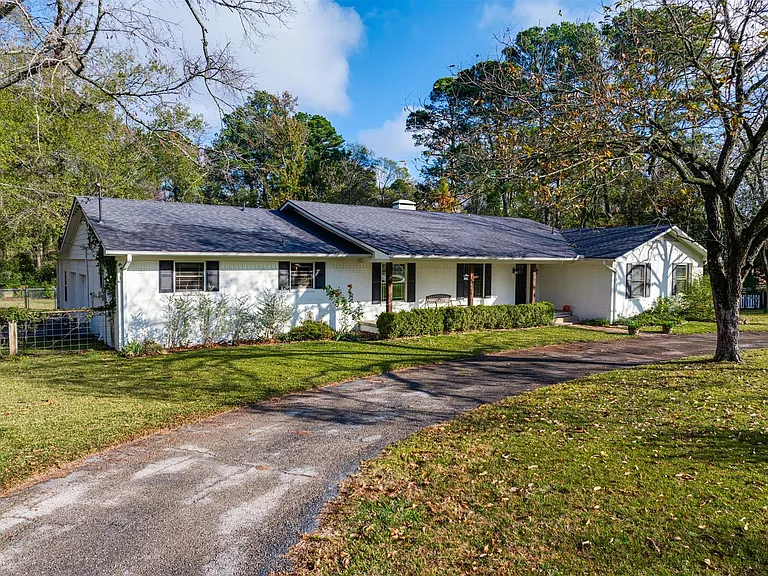 215 Perryman Rd — Photo 5
