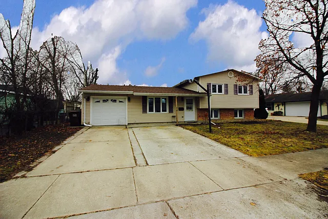 5031 Elmwood Rd photo 1