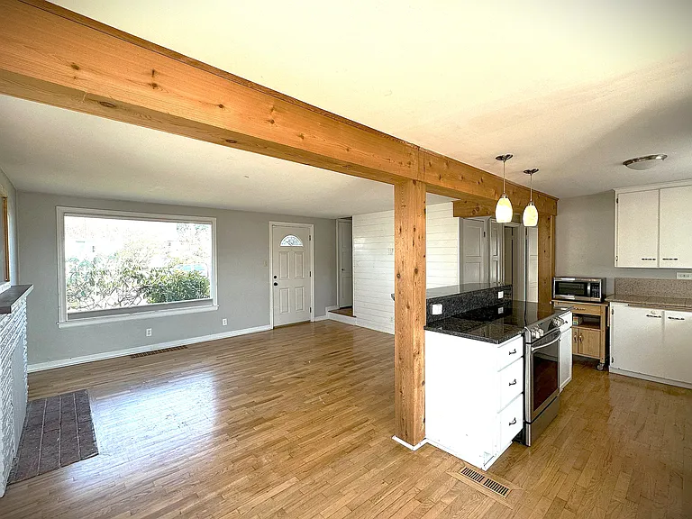 638 N Howard St — Photo 4