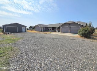 1253 Lucy Ln, Zillah, WA 98953