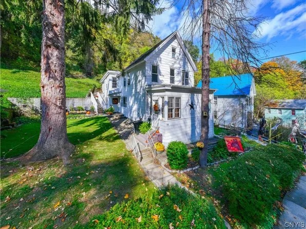 70 King St, Little Falls, NY 13365