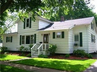 206 E Gibbs St, Saint Johns, MI 48879