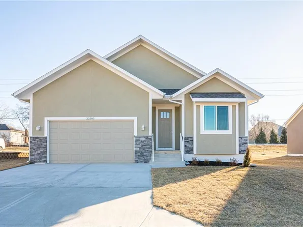 22514 Cole Ct, Peculiar, MO 64078